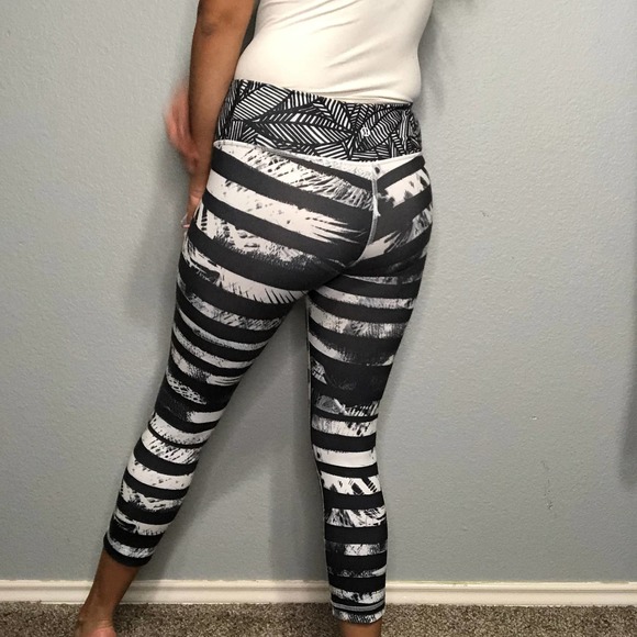 lululemon athletica Black and White Striped Leggings - Picture 5 of 9